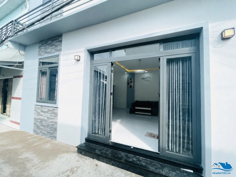 Bán nhà 1 trệt 1 lầu hẻm Nguyễn Thị Định (hẻm 2,5m) cách cầu Nguyễn Văn Cừ 250m Cách đầu hẻm 40m